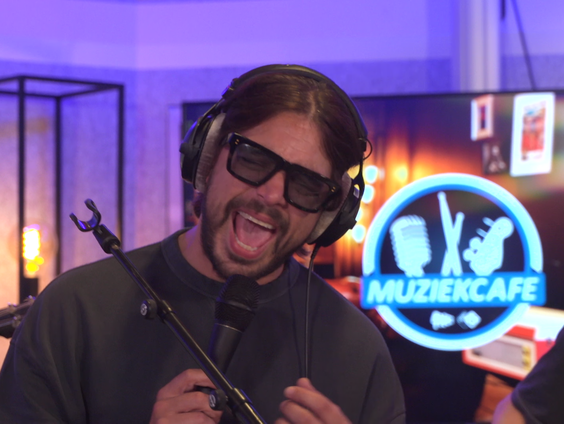 Waylon - Nog Eén Nacht | live in Muziekcafé