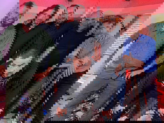 De Staat speelt 'Paying Attention' live @ Blokhuis