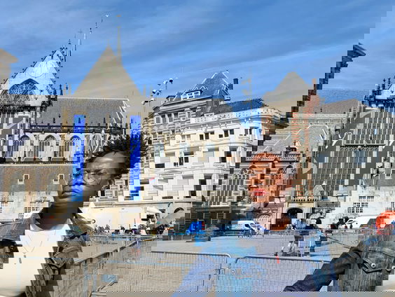 Shay met de vraag: wat doe jij op 4 mei om 20:00?