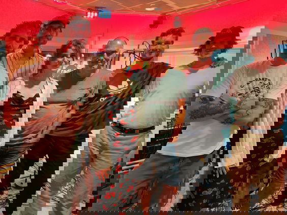 Darlyn speelt 'Hey Mama Hey' (live @ Blokhuis)