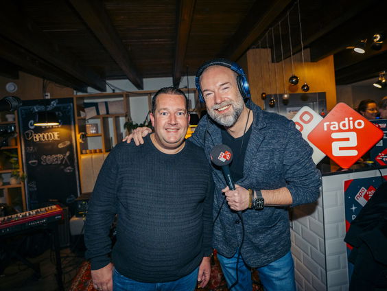 Stef Ekkel speelt de Top 2000 shuffle