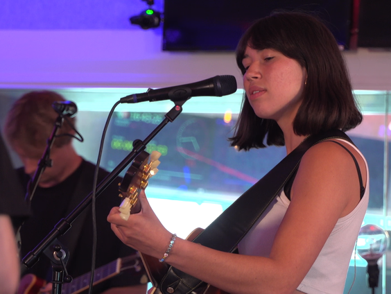 MEAU - Dat Heb Jij Gedaan & 22 live in Muziekcafé