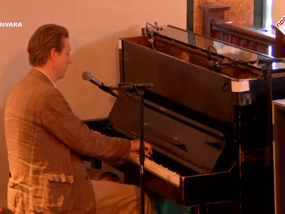 De Belgische zanger Bent Van Looy struint al jaren door onze hoofdstad. De mooiste plekjes beschrijft hij ...