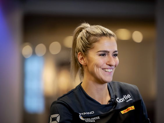 Estavana Polman over tv-debuut: "Hele goede klik met Ad Visser, Henny Huisman, Edwin Rutten en Frits Barend"