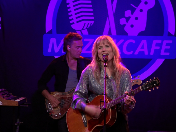 Ilse DeLange - Willing | live in Muziekcafé