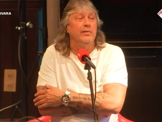 Blijft Dick Advocaat bij ADO of niet? Supporter Floris is een petitie gestart om de Generaal op zijn post ...