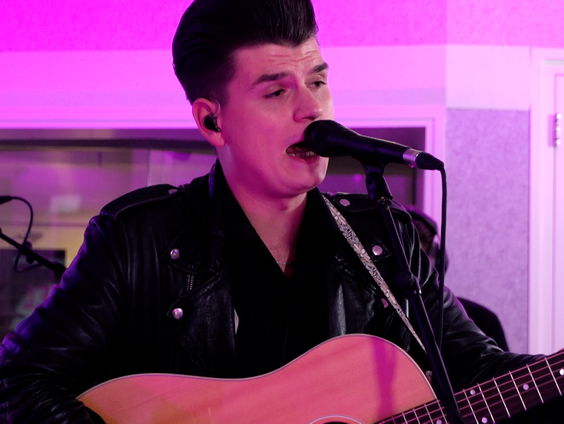 Mick Stender - Love Yourself (Justin Bieber cover) (Live @ Giel)