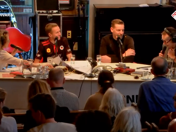 Supporters van Excelsior en Sparta geloven, dankzij hun bijgeloof, in de winst van hun club bij de echte ...