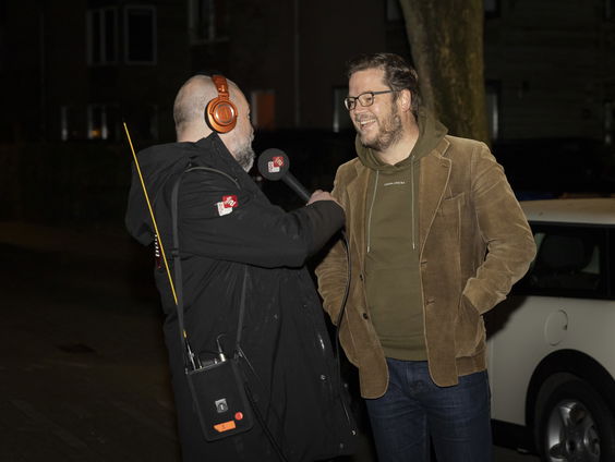 De Top 2000 Stembus stopt bij Erik in Zeewolde: "Eerste keer dat ik m'n stemlijst inlever"