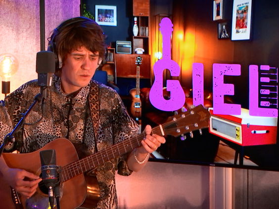 Midas - Old Man (Live @ Giel)