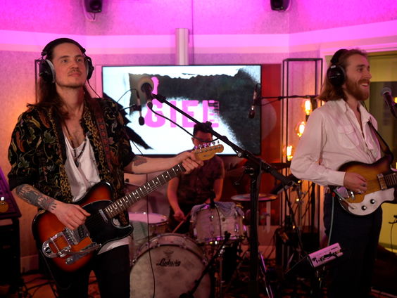 Komodo - Push & Pull (Live @ Giel)