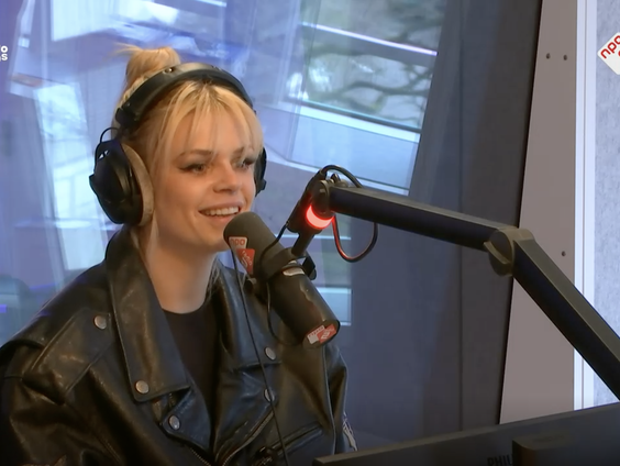 Davina Michelle zet haatreacties om tot positieve rocksong 'No Angel'