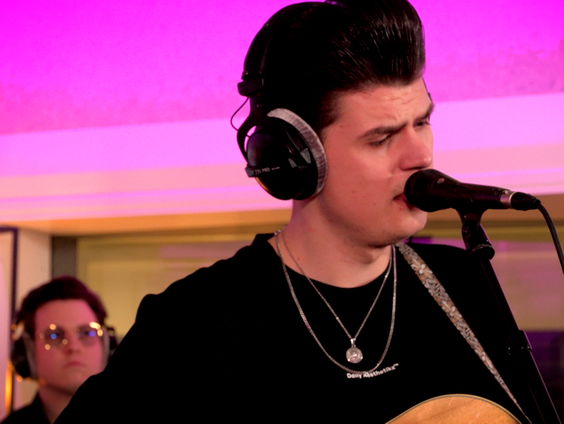 Mick Stender - Bed Of Roses (Bon Jovi cover) (Live @ Giel)