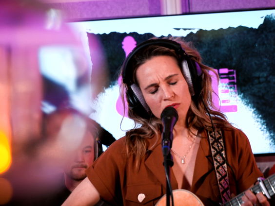 Krystl - Lonesome Town (cover) (Live @ Giel)