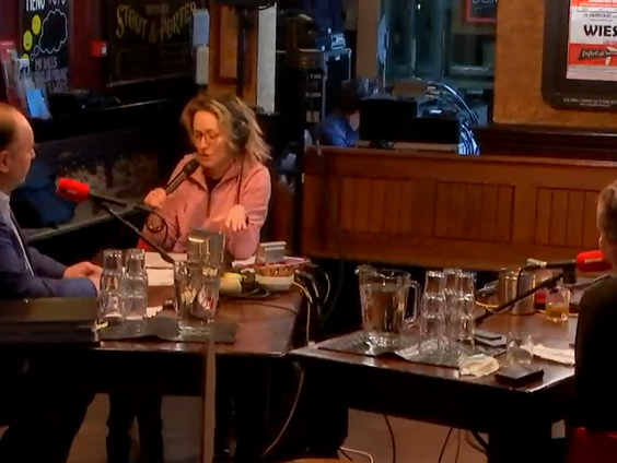 Hoe om te gaan met de dreigende taal en complottheorieën van FvD, Henk Otten en Harm-Ede Botje zijn te gast.