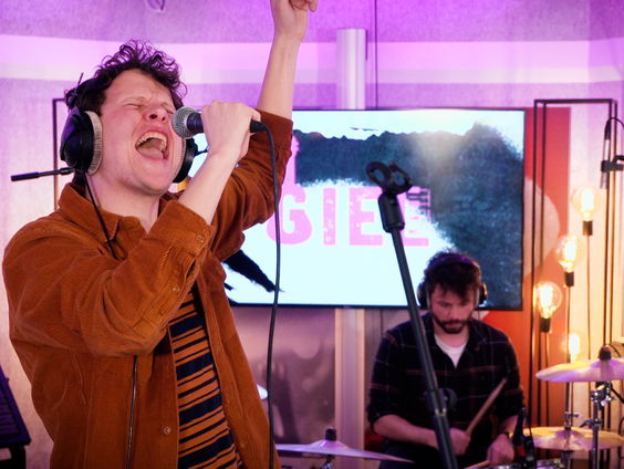 Afterpartees - Up Around The Bend (CCR) (Live @ Giel)