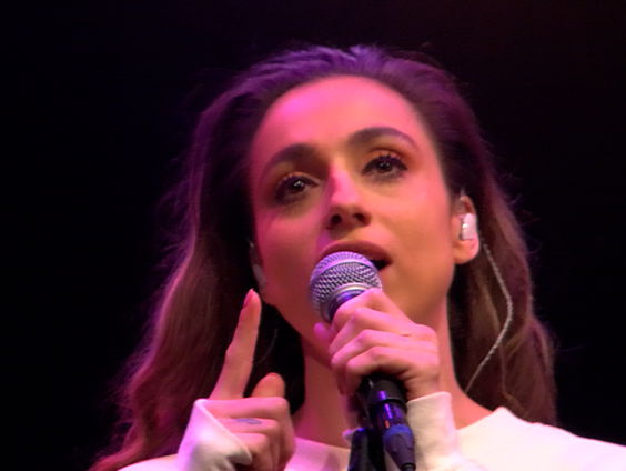 Nona - Forever Yours live in Muziekcafé