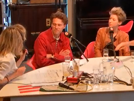 Topsport en uit de kast komen gaan nog altijd moeilijk samen. Oud-hockeyer Pepijn Keppel schreef er een boek over en Studio Sportpresentator Rivkah op het Veld kan er over meepraten