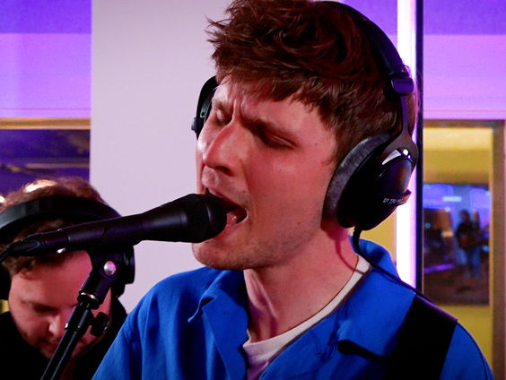 Melle - Clowns & Ghosts (Live @ Giel)