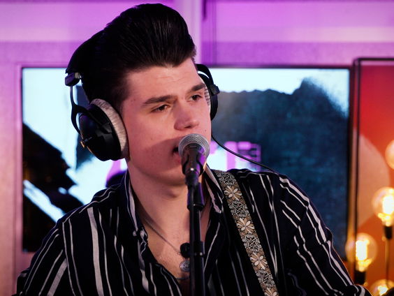 Mick Stender - Chiquitita (ABBA cover) (live @ Giel)