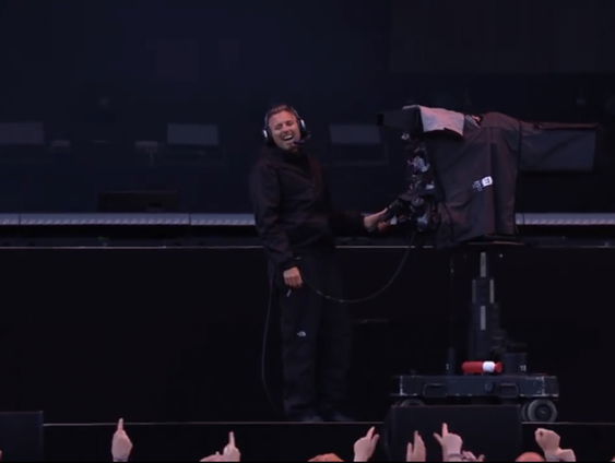 Pinkpop-publiek helemaal wild van cameraman Niels van Brakel