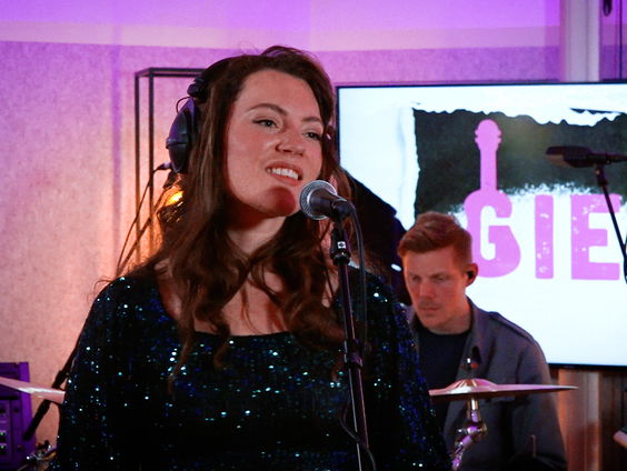 Celine Cairo - Impossible (Nothing But Thieves cover) (Live @ Giel)