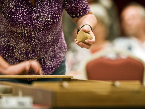 Sjoelkampioen Hettie Kleine maakt zich op voor het WK Sjoelen