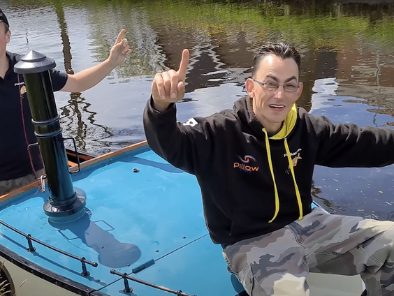 Dit is waarom zingende karpervisser Toby dit jaar iedere dag gaat vissen