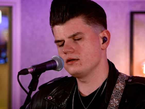 Mick Stender - Dear Mr. President (P!nk cover) (Live @ Giel)