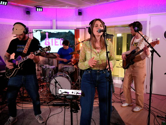 Darlyn - Jolene (Dolly Parton cover) (Live @ Giel)