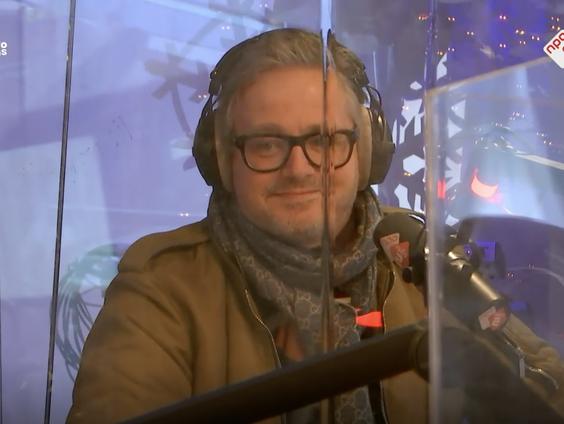 Guus Meeuwis en Diggy Dex bezingen het afgelopen jaar op nieuwe track Tabee 2021