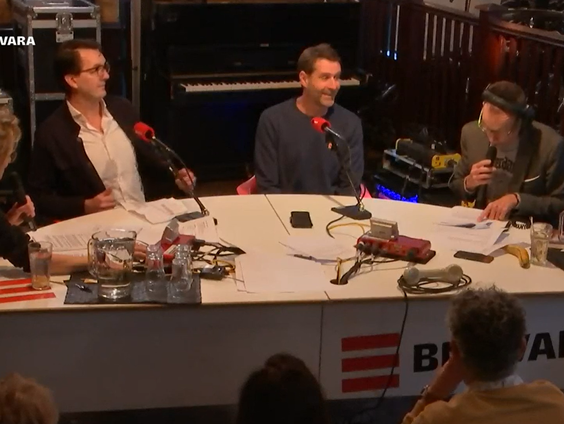 200 rijkaards smeken in Davos om meer belasting te mógen betalen. Michiel Servaes en Paul van Riessen hie ...