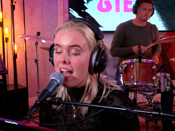 Emma Koning - Impossible (Nothing But Thieves Cover) (Live @ Giel)