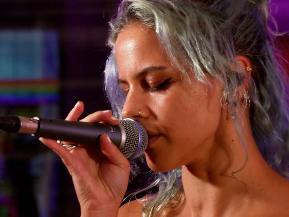 Lakshmi - Frozen (Madonna cover) (Live @ Giel)