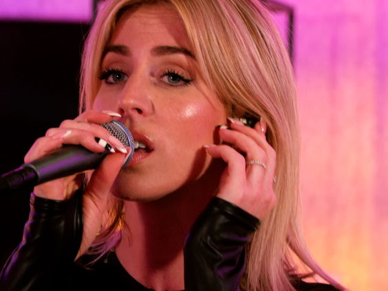 Elske DeWall - Crusade (Live @ Giel)