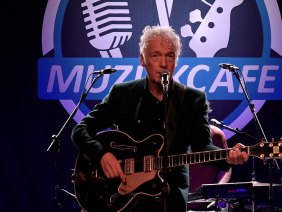 Spinvis - We Kunnen Niet Zoveel | live in Muziekcafé