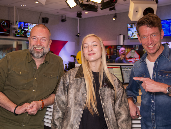 S10 is waanzinnig blij met haar make-up en haarstylist