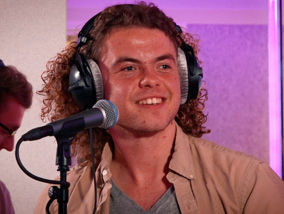 Boaz - Walking In Memphis (Marc Cohn cover) (Live @ Giel)