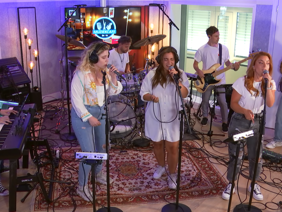 OG3NE met Lights And Shadows en Love Letter live in Muziekcafé