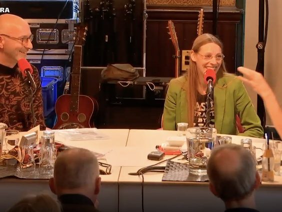 Entomologen Aglaia Bouma en Menno Schilthuizen maken de genomineerden voor het 'Insect van het Jaar' bekend