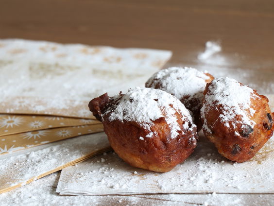 Mark Simoons zet eenzame ouderen in het zonnetje met oliebollenactie
