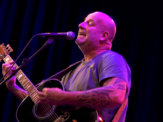 Musketiers - Terug Naar De Baai | live in Muziekcafé