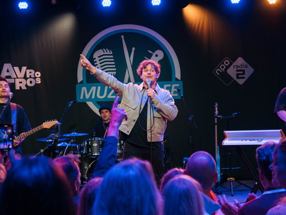 Nielson - Diamant | live in Muziekcafé