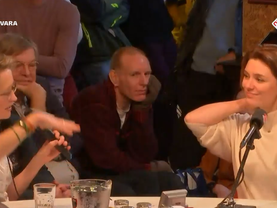 Evi Hanssen gaat met haar boek ‘Sinds ik niet meer drink’ de theaters in