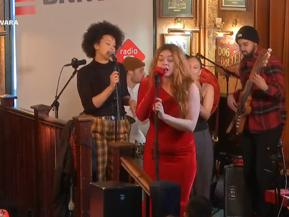 Linde Schöne – Je hoeft niet mee naar mijn ouders