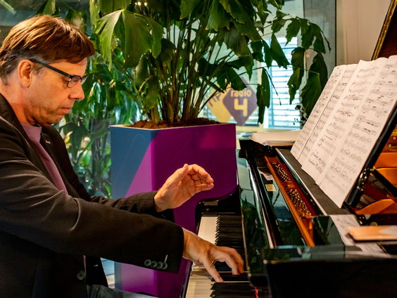 Live bij Dieuwertje: StarkLinnemann Trio met muziek van Liszt