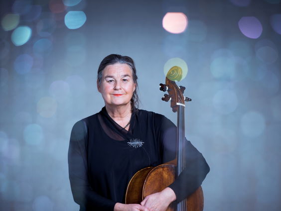 Hollandse Nieuwe! Out of the shadow, van Swarts & Malinova, deel II: Melanie Bonis