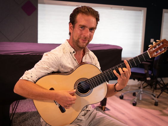 Live bij Dieuwertje: flamencogitarist Bart Guichelaar