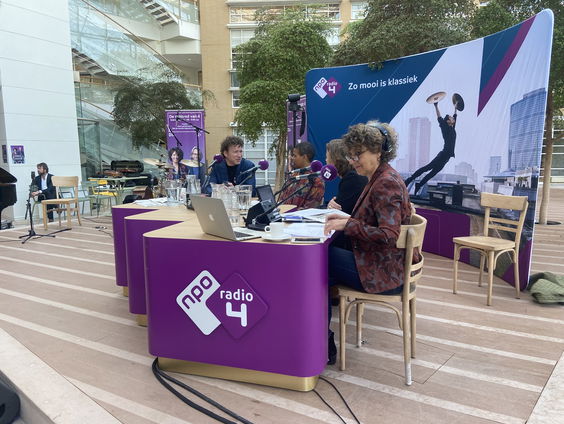 De 4000e Ochtend van 4 ontbijtgasten: Jibbe Willems, Ama Boahene en Kirsten Schuijt