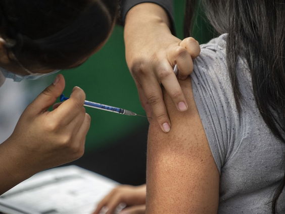 Europa en Afrika praten over betere verdeling coronavaccins